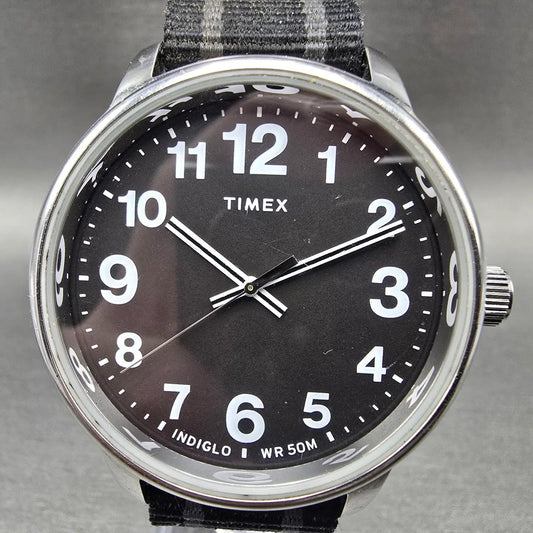 Timex Easy Read Bold Watch Men 43mm Black Dial Silver Tone Date READ!!! New Batt0