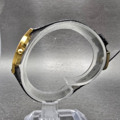 Movado Museum Watch Women 25mm Black Dial Gold Tone Round 87.A1.832 New Batt GHV6