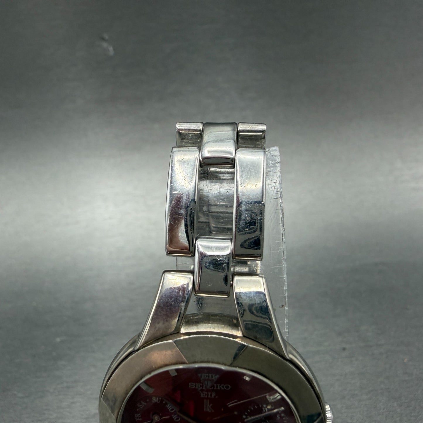 Seiko Lukia Watch Women 31mm Red Dial Silver Tone Daydate Round New Battery4