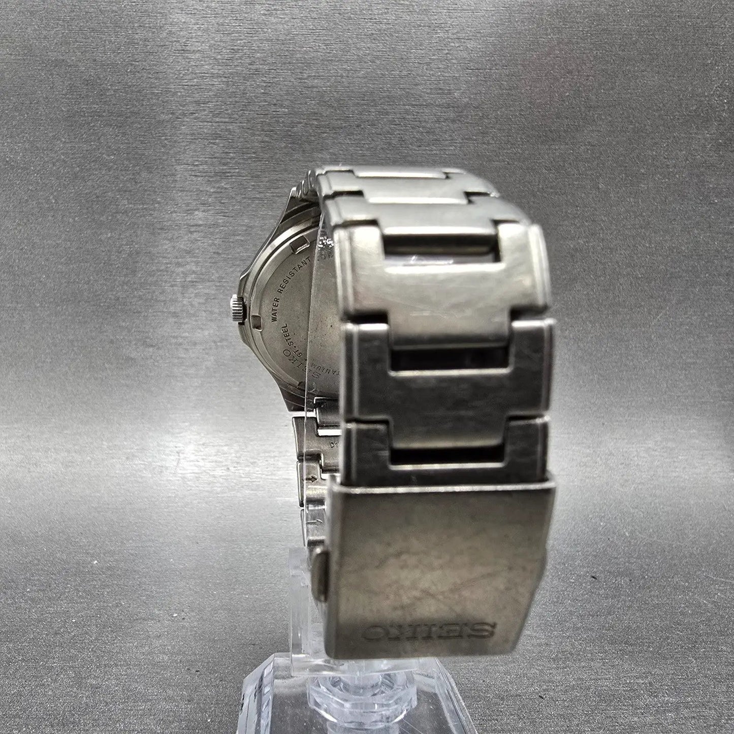 Seiko Solar Watch Men 37mm Brown Dial Titanium Date Round V145-0E00 PARTS9