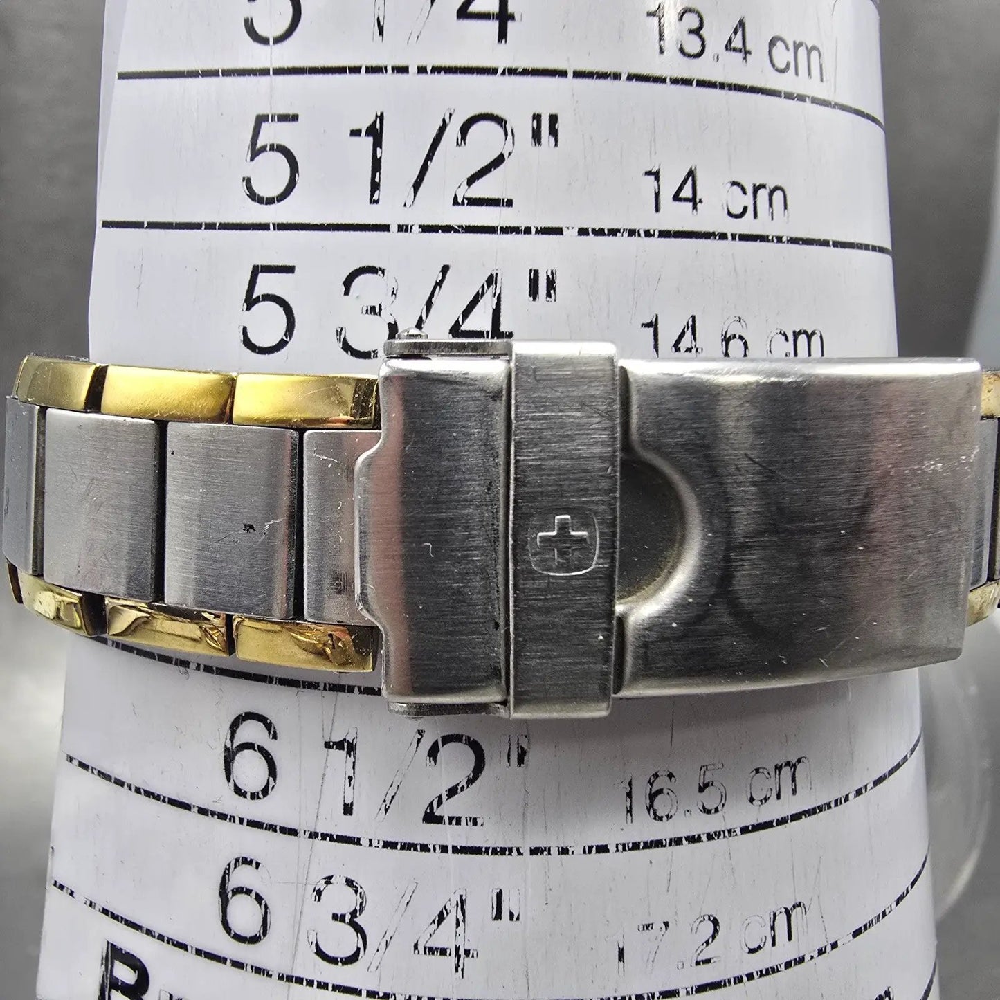 Wenger Swiss Military Dive Watch Women 30mm White Dial TwoTone Date 79052 NewBat10