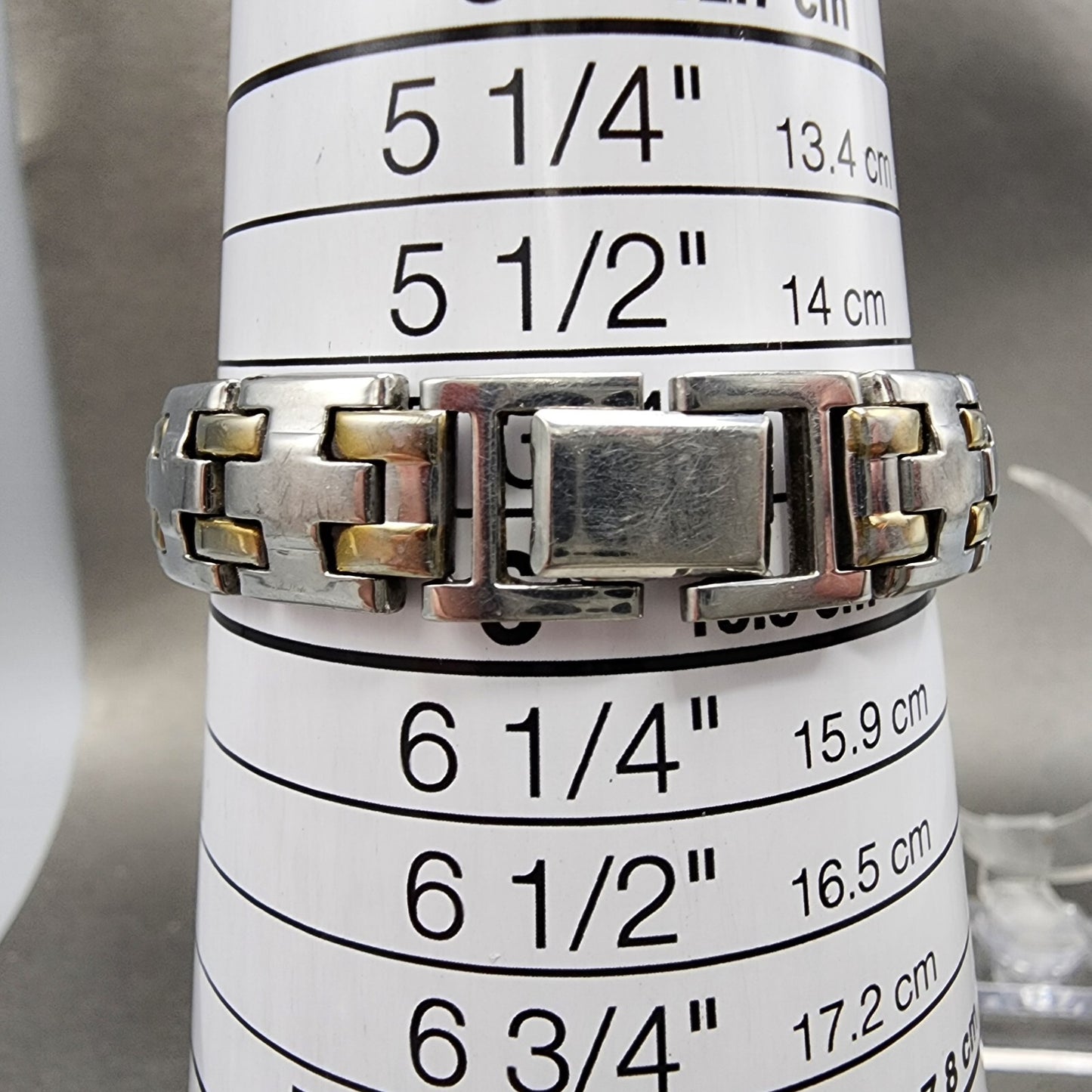 Seiko Watch Women 24mm White Dial Two Tone Round 1N001E19 New Battery A12310