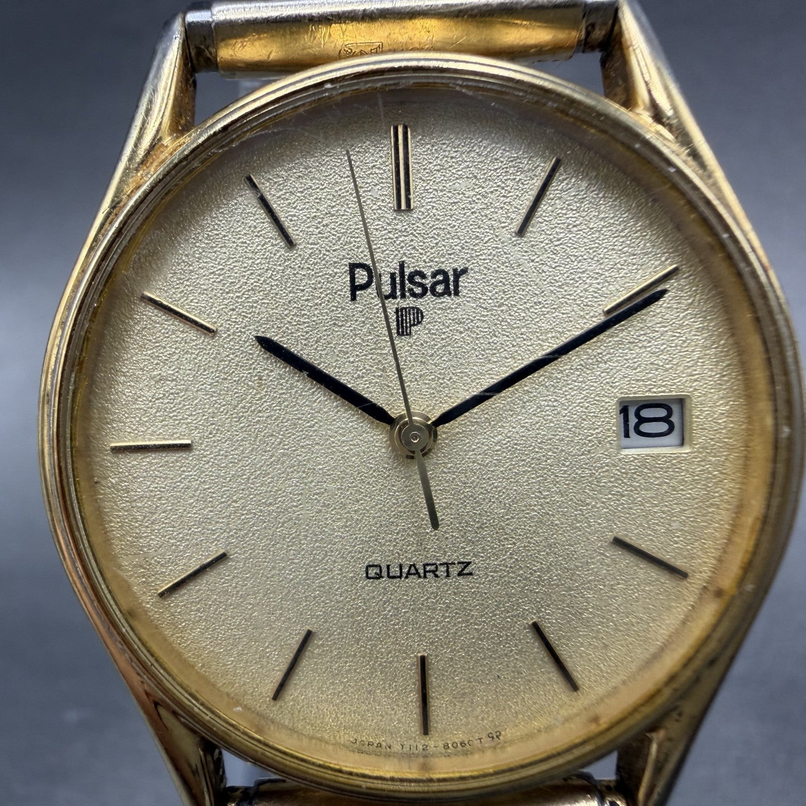 Seiko Pulsar Watch Men 32mm Champagne Dial Gold Tone Date Y112-8019 New Battery1