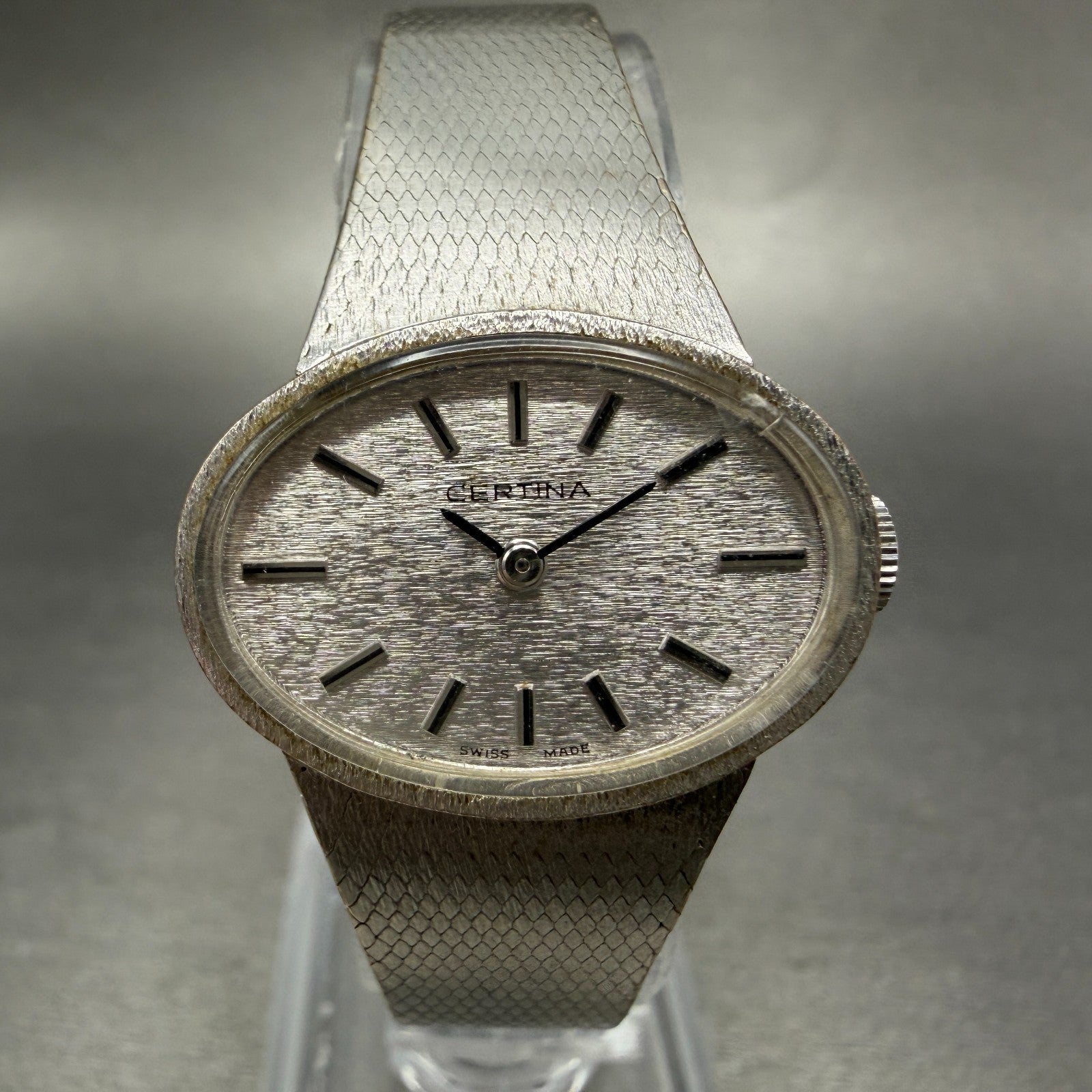 Certina Watch Women 25mm Silver Dial Silver Tone Manaul Wind Oval Runs VTG0