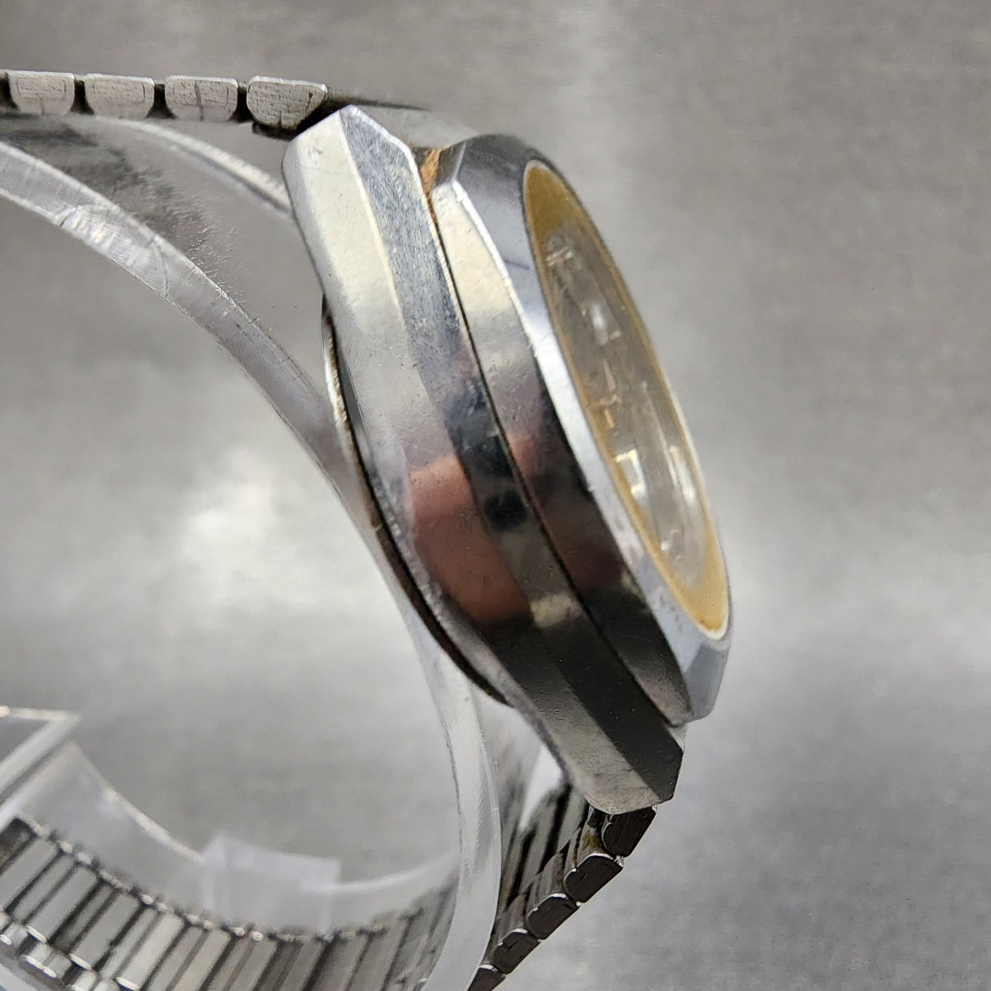 Citizen CQ Watch Women 26mm Silver Dial Silver Tone Daydate Round New Battery3
