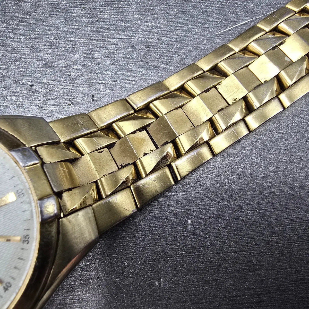 Citizen Eco-Drive Watch Men 38mm White Dial Gold Date READ!!!! E111E111-S0495218