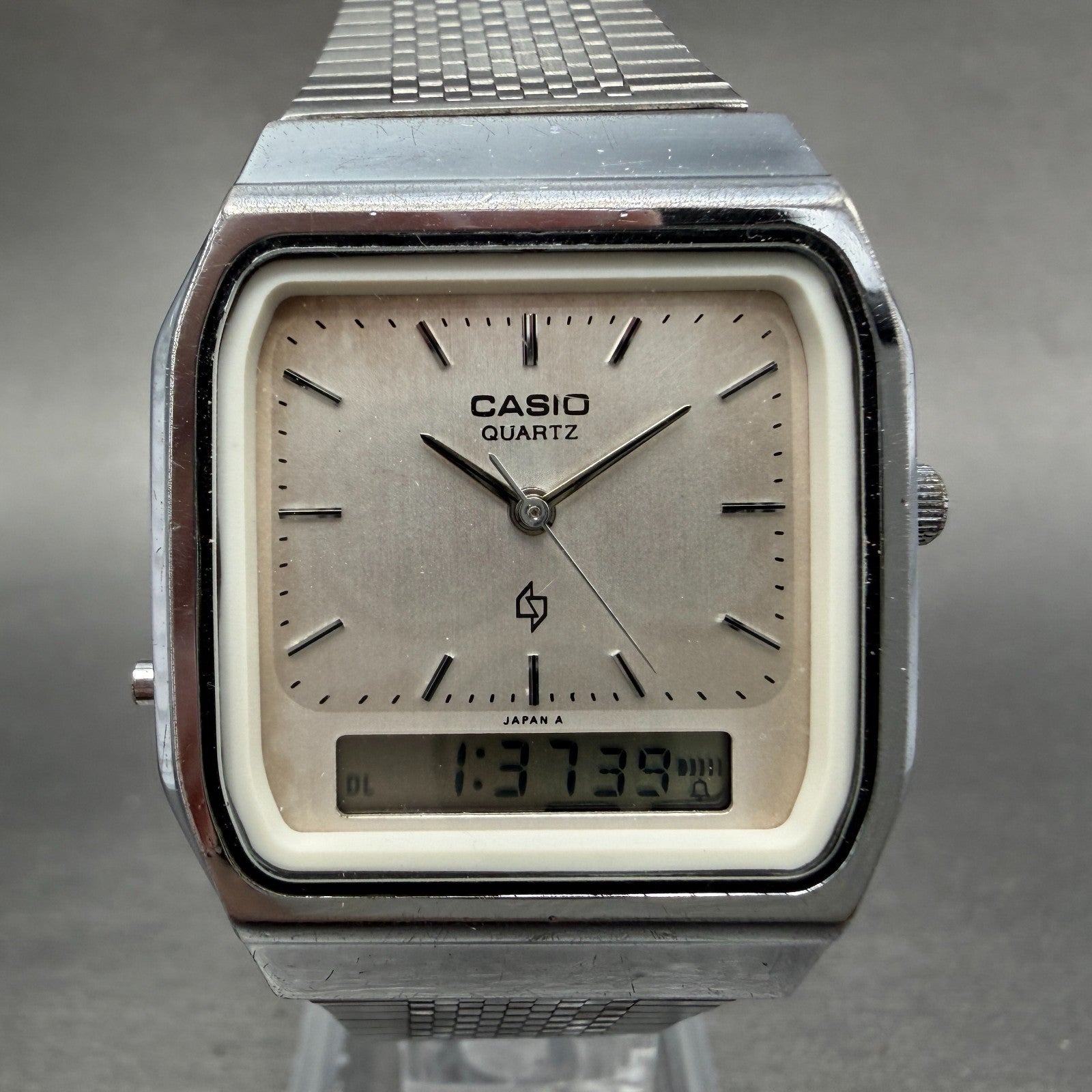 Casio AQ-330 Watch Men 31mm White Dial Silver Tone Alarm Chrono New Battery0