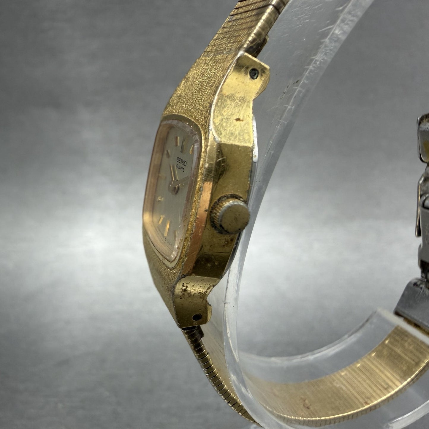 Seiko Watch Women 18mm Champagne Dial Gold Tone Rectangle 23205269 NewBattery L2