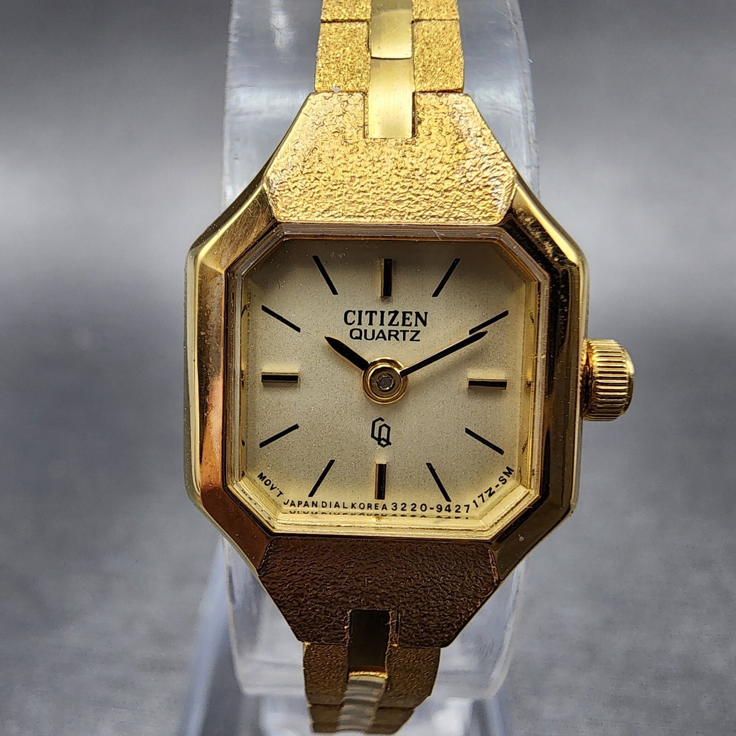 Citizen Watch Women 17mm Champagne Dial Gold Tone NOS 3220890809 New Battery3