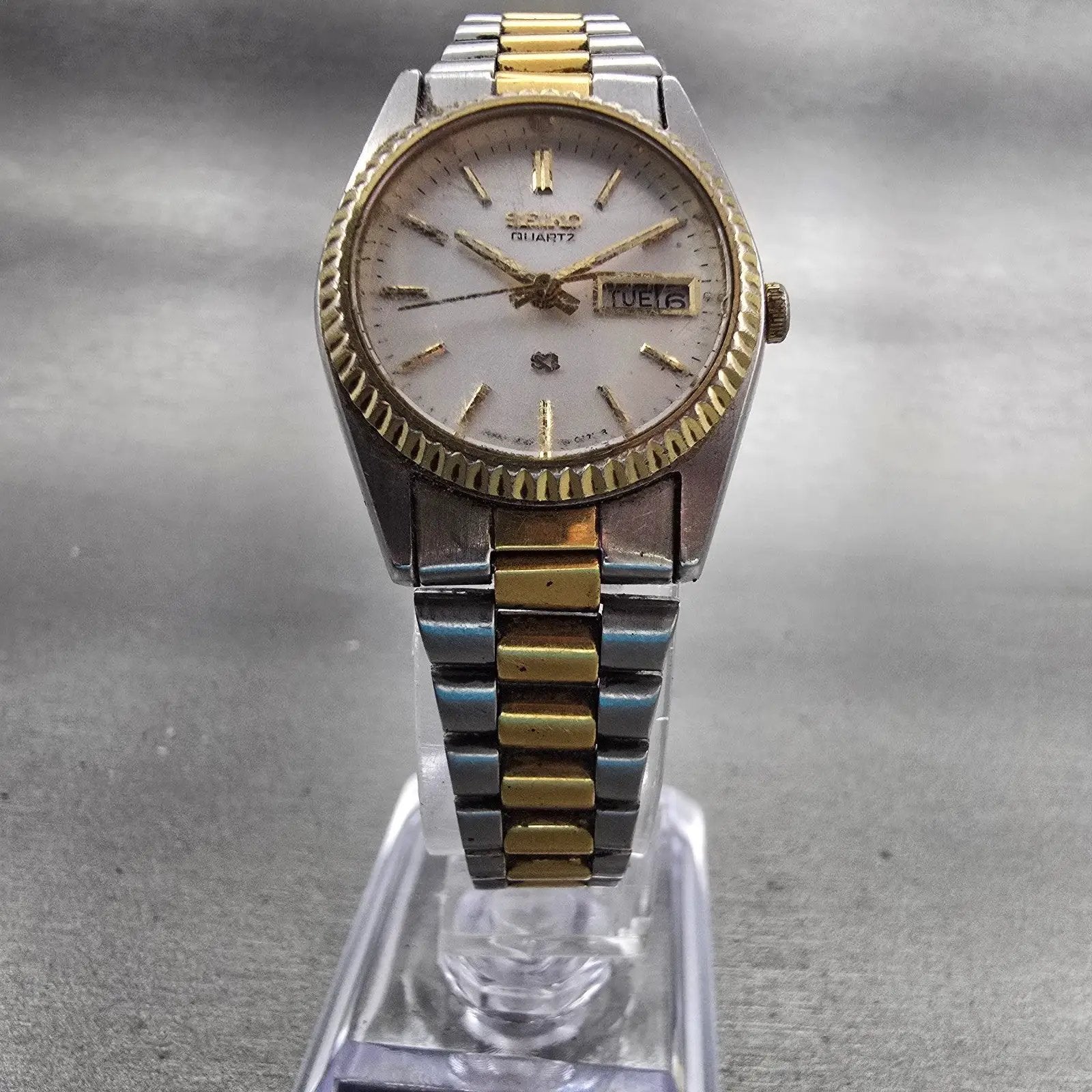 Seiko SQ Watch Women 24mm Silver Dial Two Tone Daydate Round 3E23-0A69 New Batt5