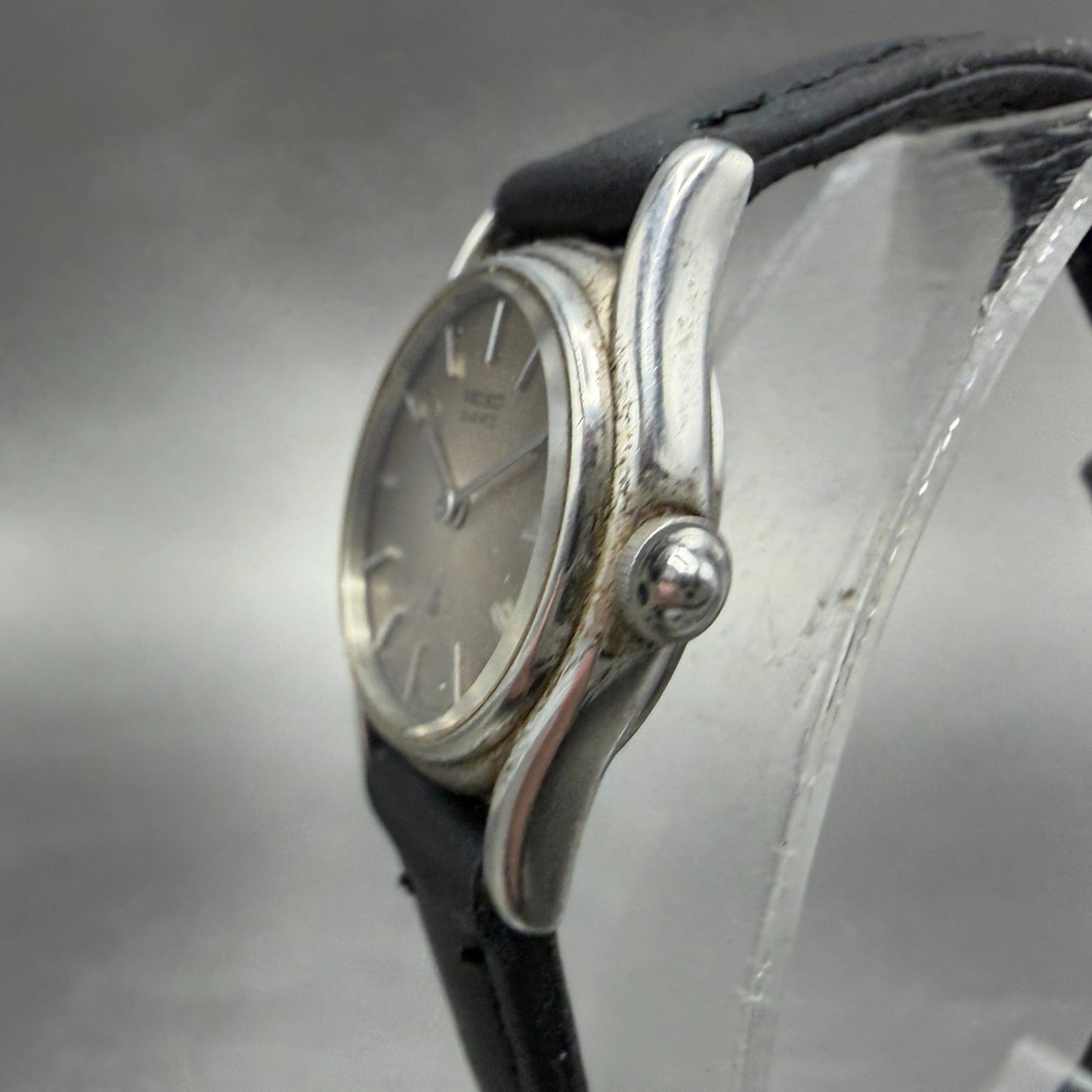 Seiko Watch Women 20mm Silver Dial Silver Tone Round 1400-002A New Battery2