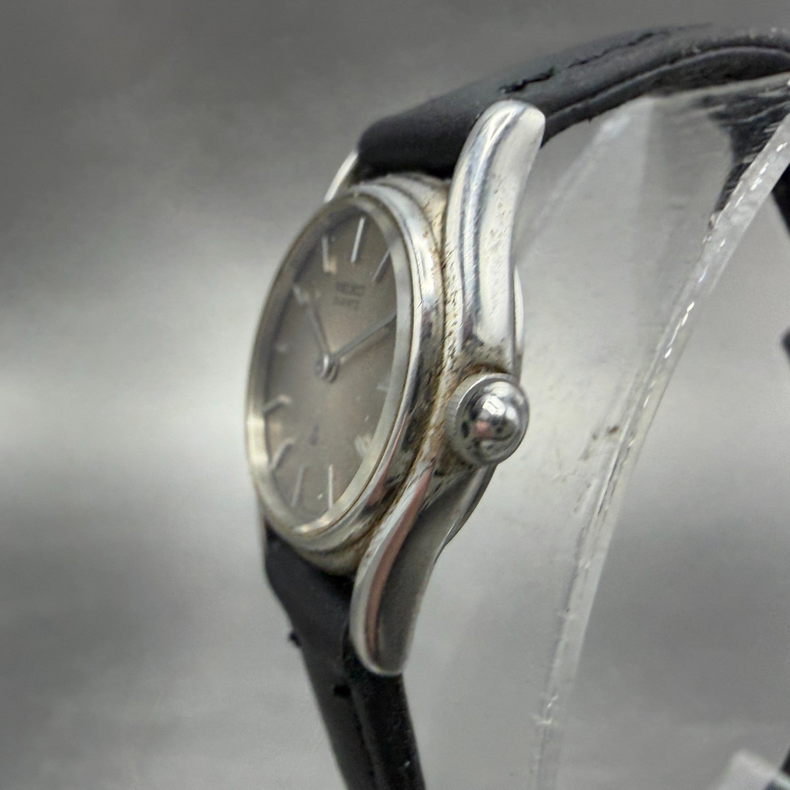Seiko Watch Women 20mm Silver Dial Silver Tone Round 1400-002A New Battery2