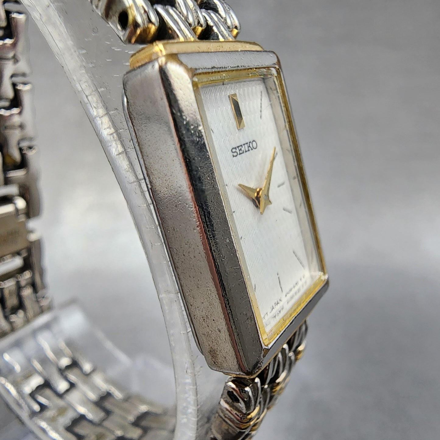 Seiko Tank Watch Women 15mm White Dial Two Tone Rectangle 4n007149 New Battery3
