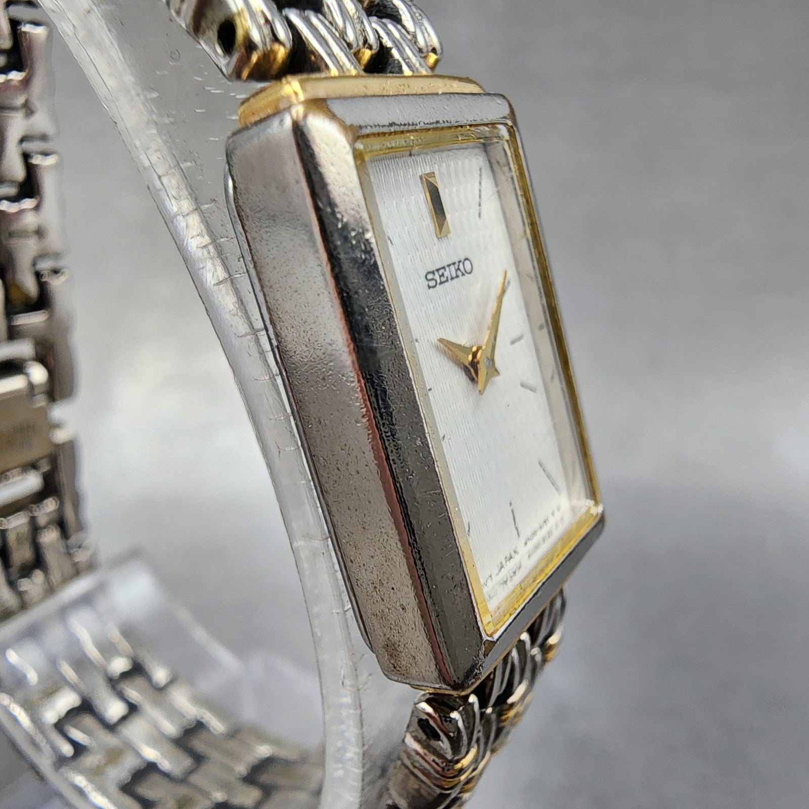 Seiko Tank Watch Women 15mm White Dial Two Tone Rectangle 4n007149 New Battery3