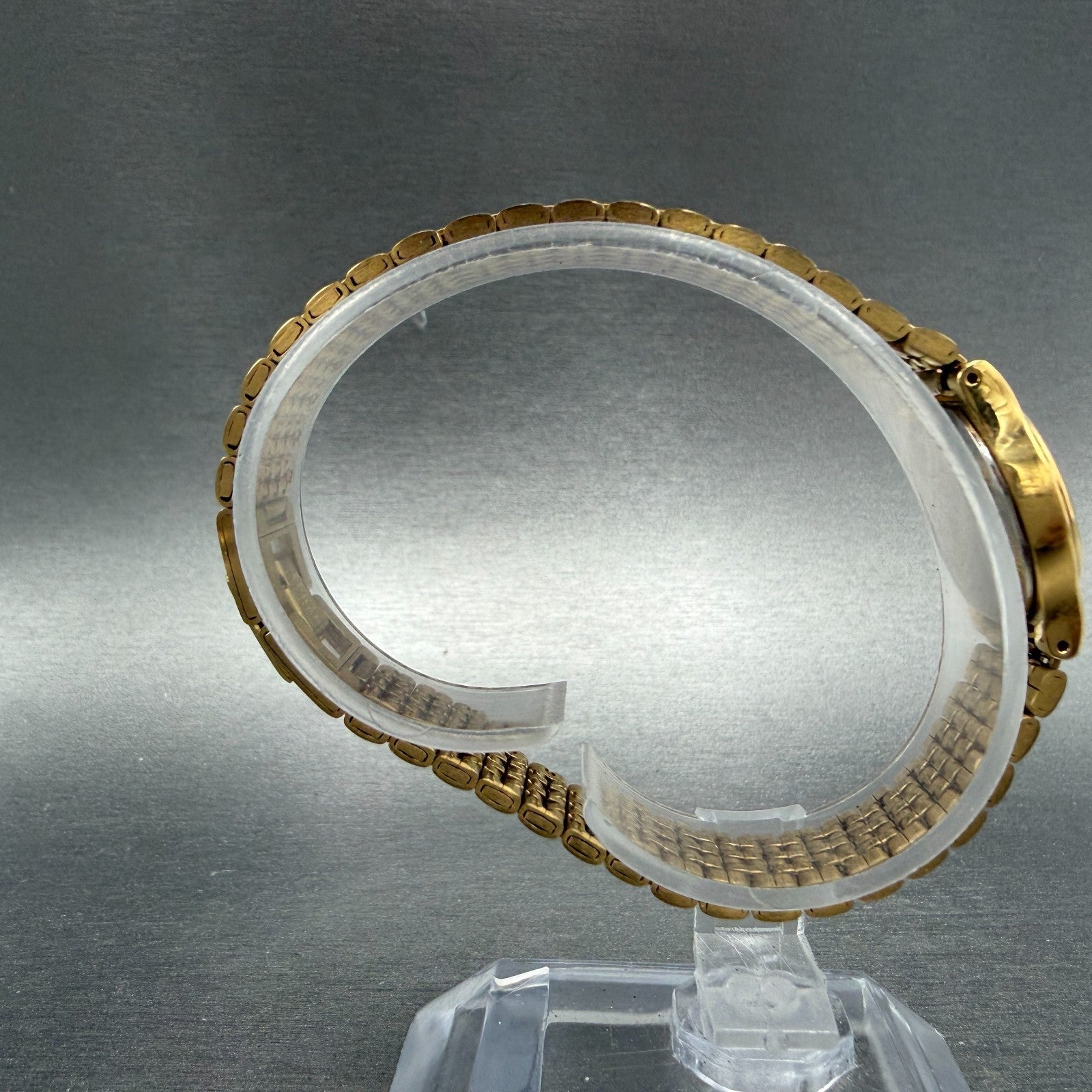 Seiko Watch Women 18mm Gold Dial Gold Tone Oval Vinatge V401-5109 New Battery HB8