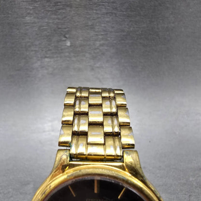 Seiko Watch Men 33mm Black Dial Gold Tone Date Round V722-7051 PARTS Vintage5