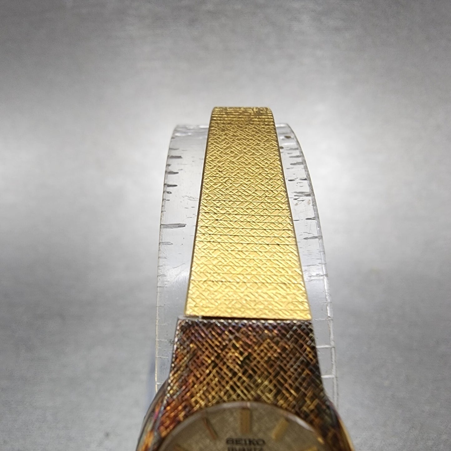 Seiko Watch Women 17mm Champange Dial Gold Tone Round 2C20-0149 New Battery