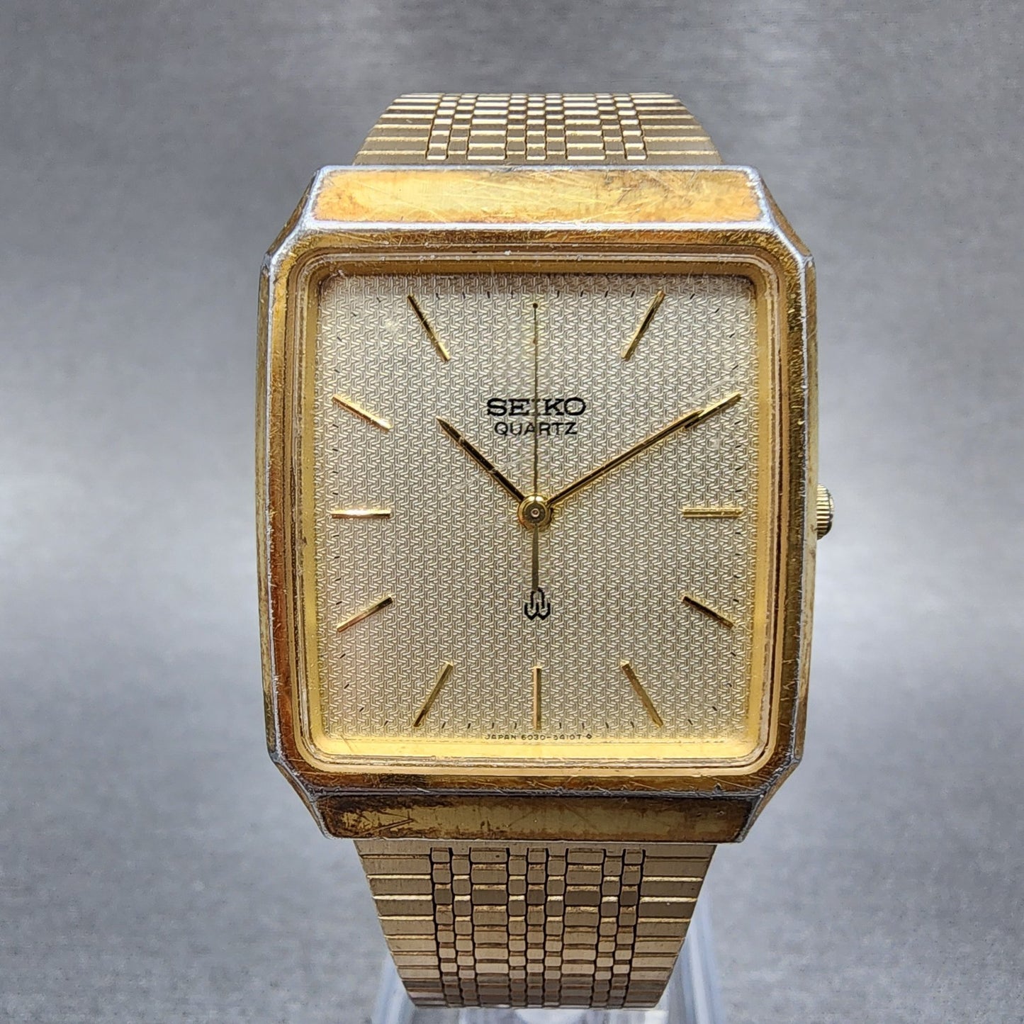 Seiko Tank Watch Men 29mm Champagne Dial Gold Tone 60305340 New Battery0