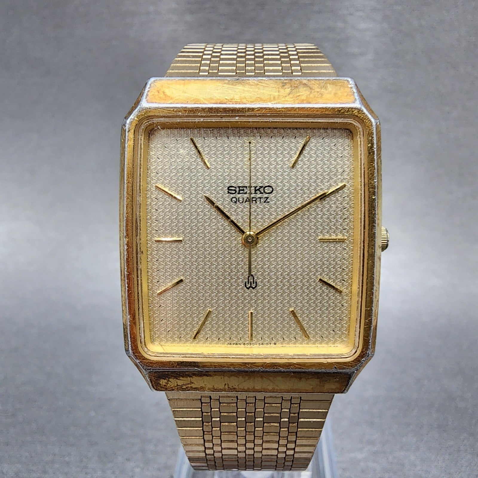 Seiko Tank Watch Men 29mm Champagne Dial Gold Tone 60305340 New Battery0
