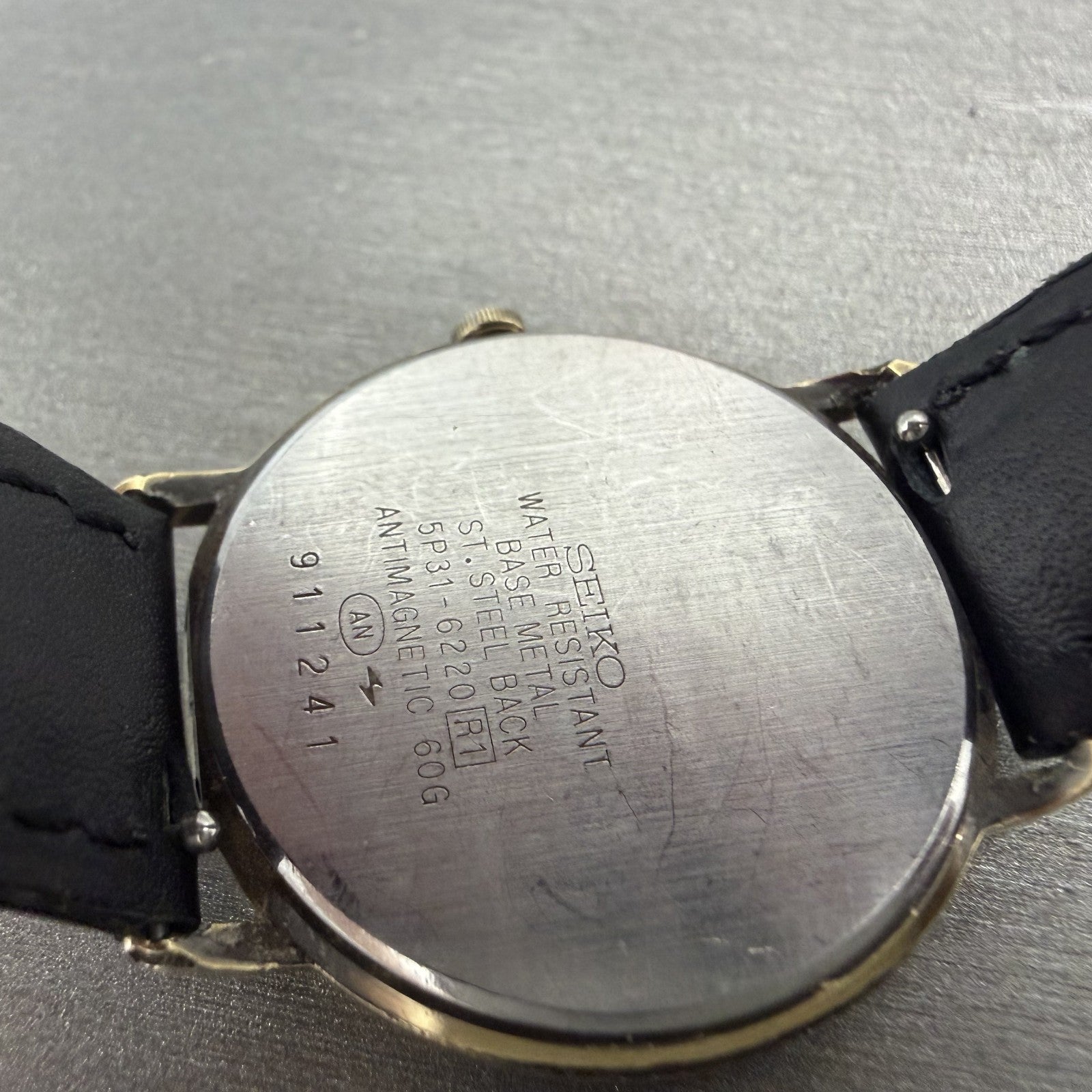 Seiko Avenue Watch Men 31mm Champagne Dial Gold Tone Round 5P31-6220 NewBat READ9