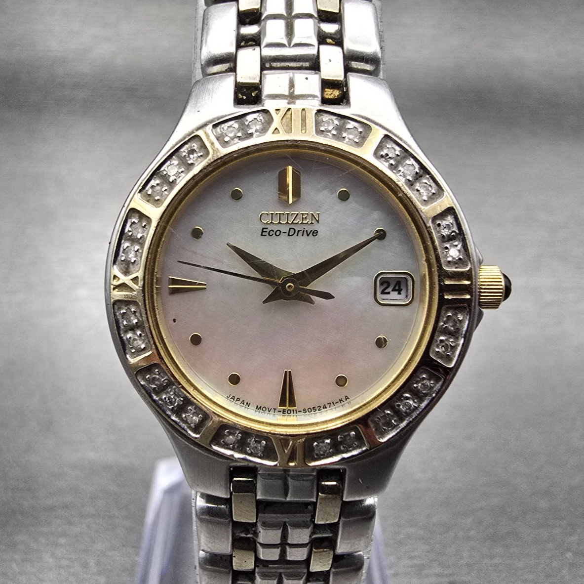 Citizen Eco-Drive Watch Women 25mm MOP Dial Two Tone Date Diamonds E011 Works0