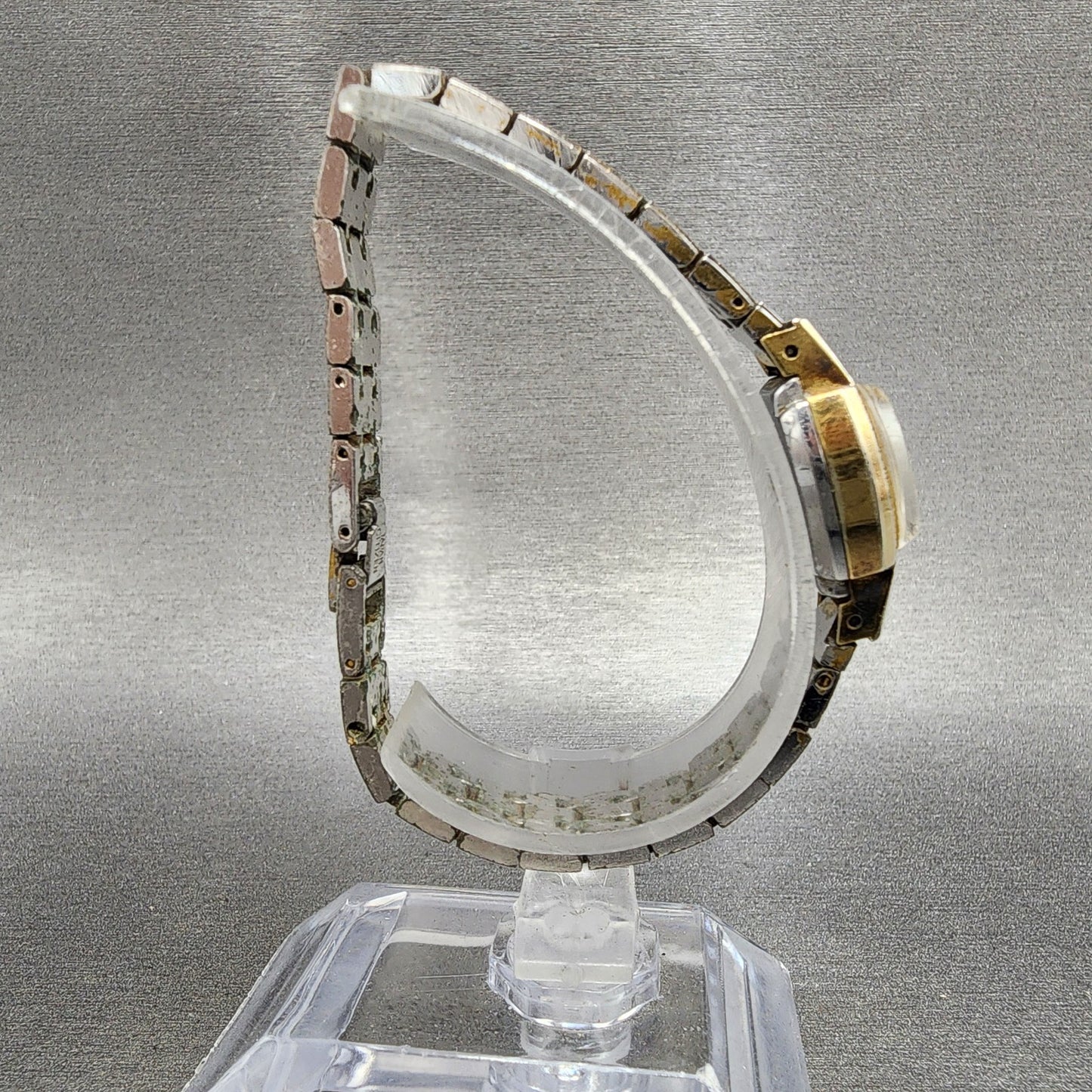 Citizen Watch Women 15mm Silver Dial Gold Tone Oval 4674120 Manual Runs VTG8