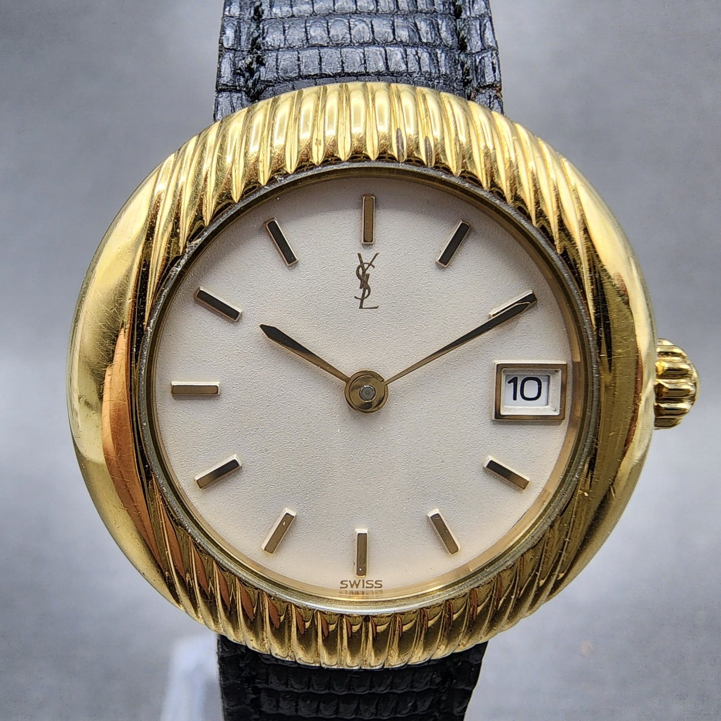 Yves Saint Laurent Watch Women 28mm Cream Dial Gold Tone Date Round New Battery1