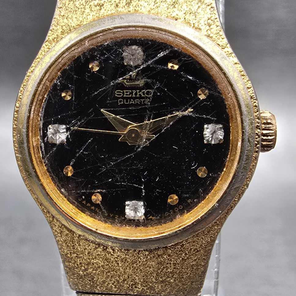 Seiko Watch Women 20mm Black Dial Gold Tone Round 8Y21-0020 New Battery VTG 121