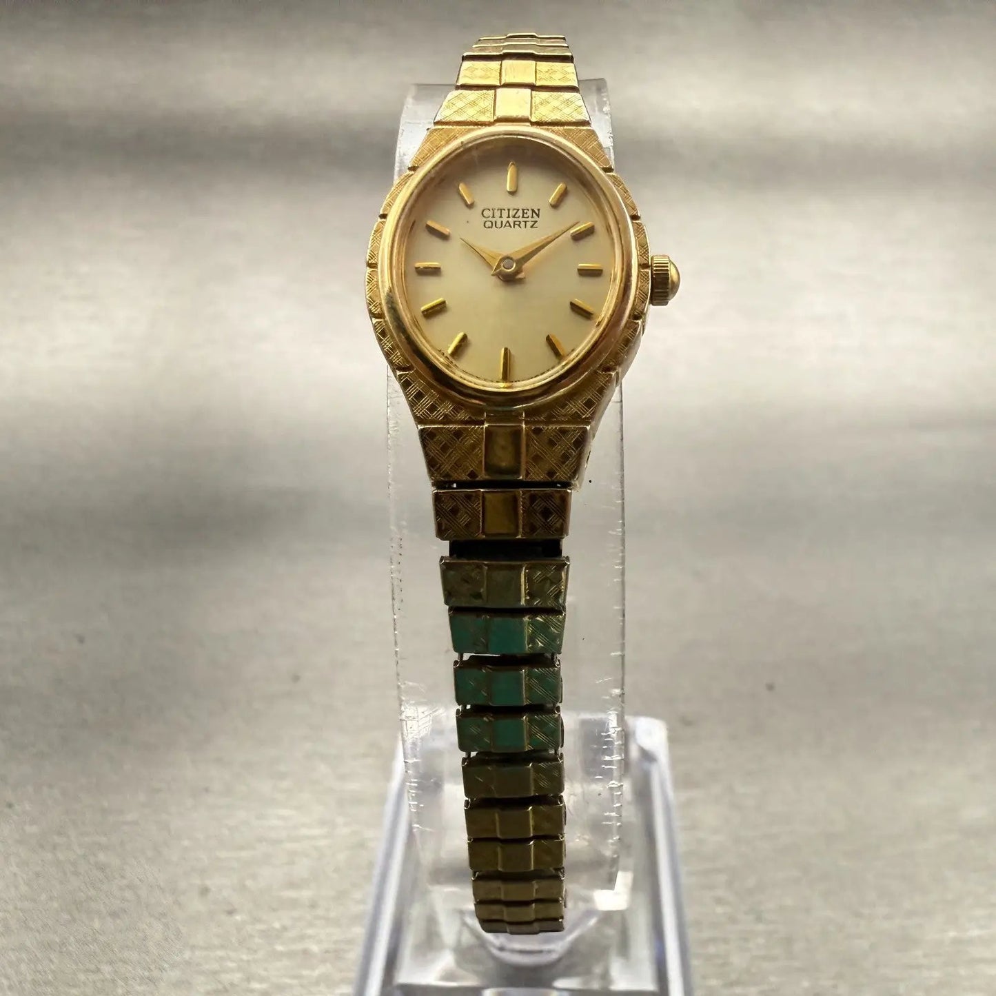Citizen Watch Women 17mm Champagne Dial Gold Tone Oval 5920-S52446 New Battery5