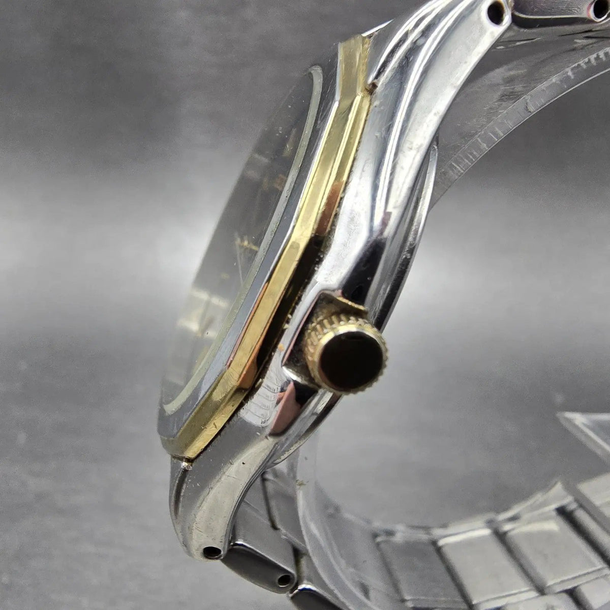 Seiko Solar Watch Men 40mm Gray Dial Two Tone Date Round V157-0AK0 Runs2