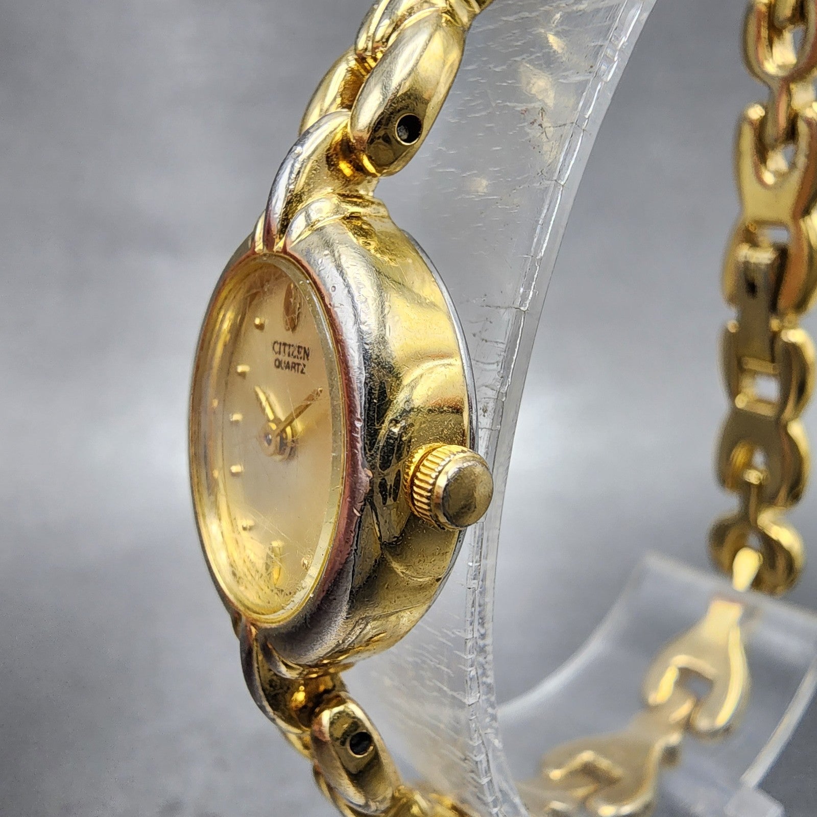 Citizen Watch Women 16mm Champagne Dial Gold Tone Oval 3220S36483 New Battery2