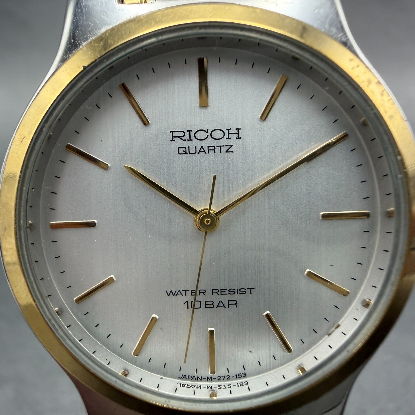 Ricoh Watch Men 32mm Silver Dial Two Tone Round Bracelet New battery VTG1