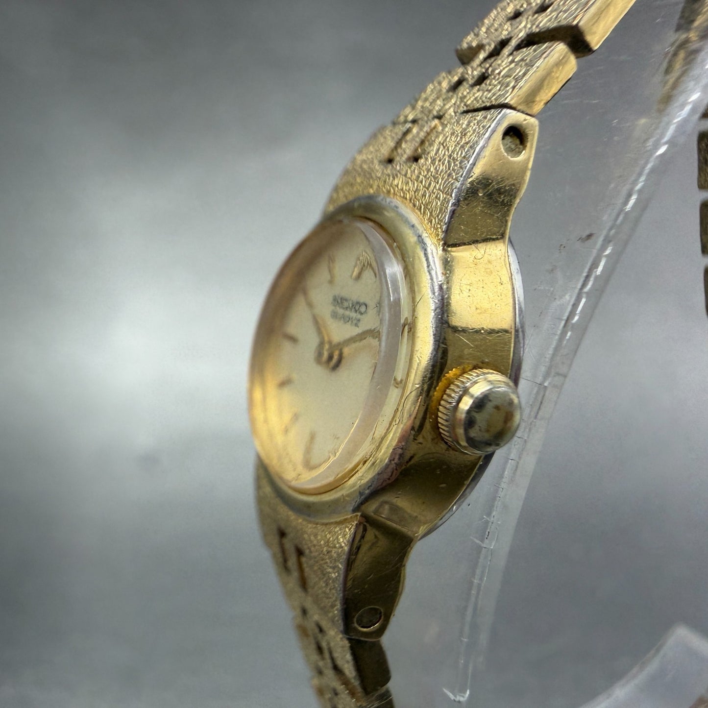 Seiko Watch Women 16mm Champagne Dial Gold Tone Round 5420-0039 New Battery HG62