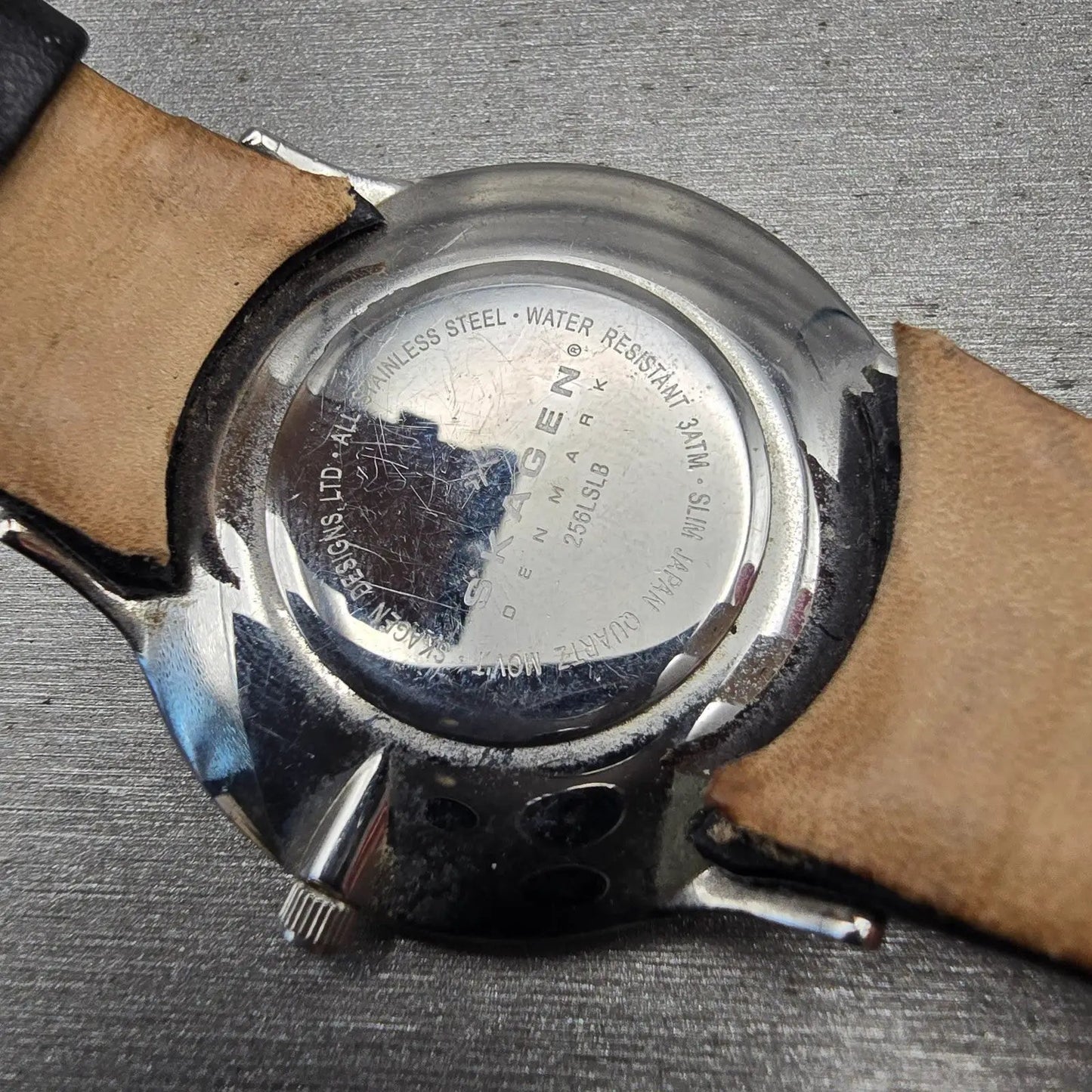 Skagen Watch Men 37mm Black Dial Silver Tone Round 256LSLB READ!! New Battery10