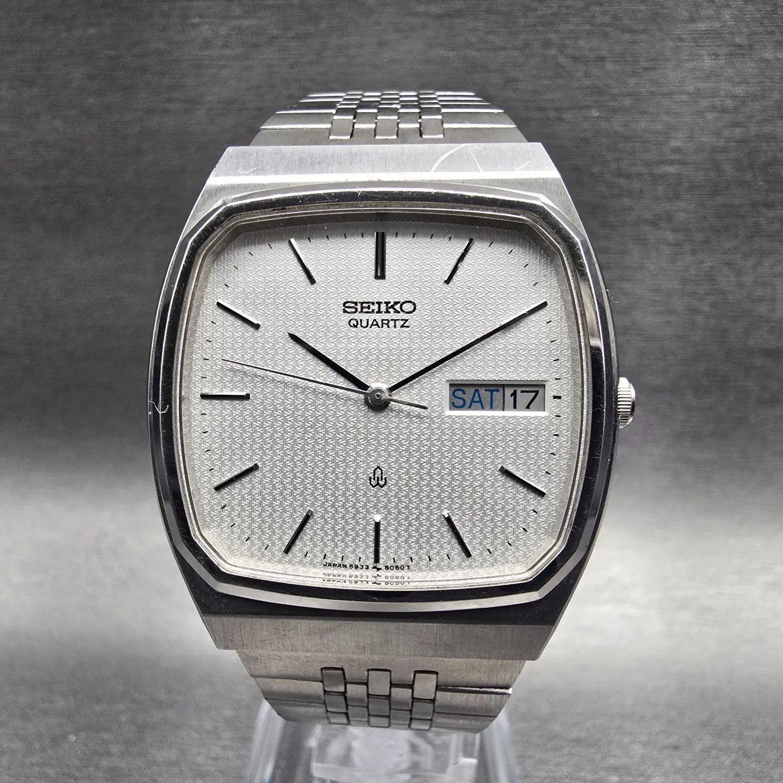 Seiko Watch Men 32mm Silver Dial Silver Tone Daydate Rectangle 5933-5040 New Bat0
