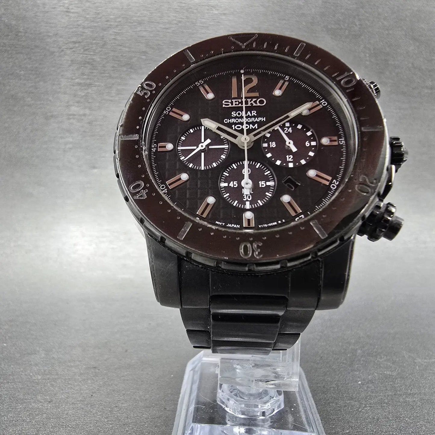 Seiko Chronograph Solar Watch Men 45mm Black Dial Black Tone Date V175-0CH0 Runs5