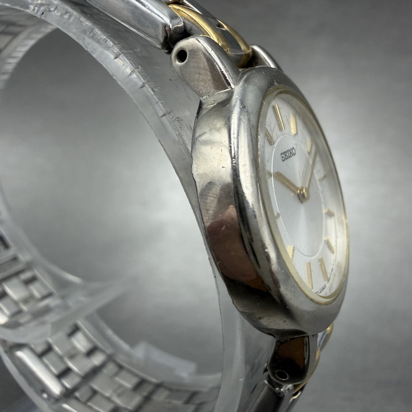 Seiko Watch Women 24mm White Dial Two Tone Round 1N00-1E19 New Battery A1293