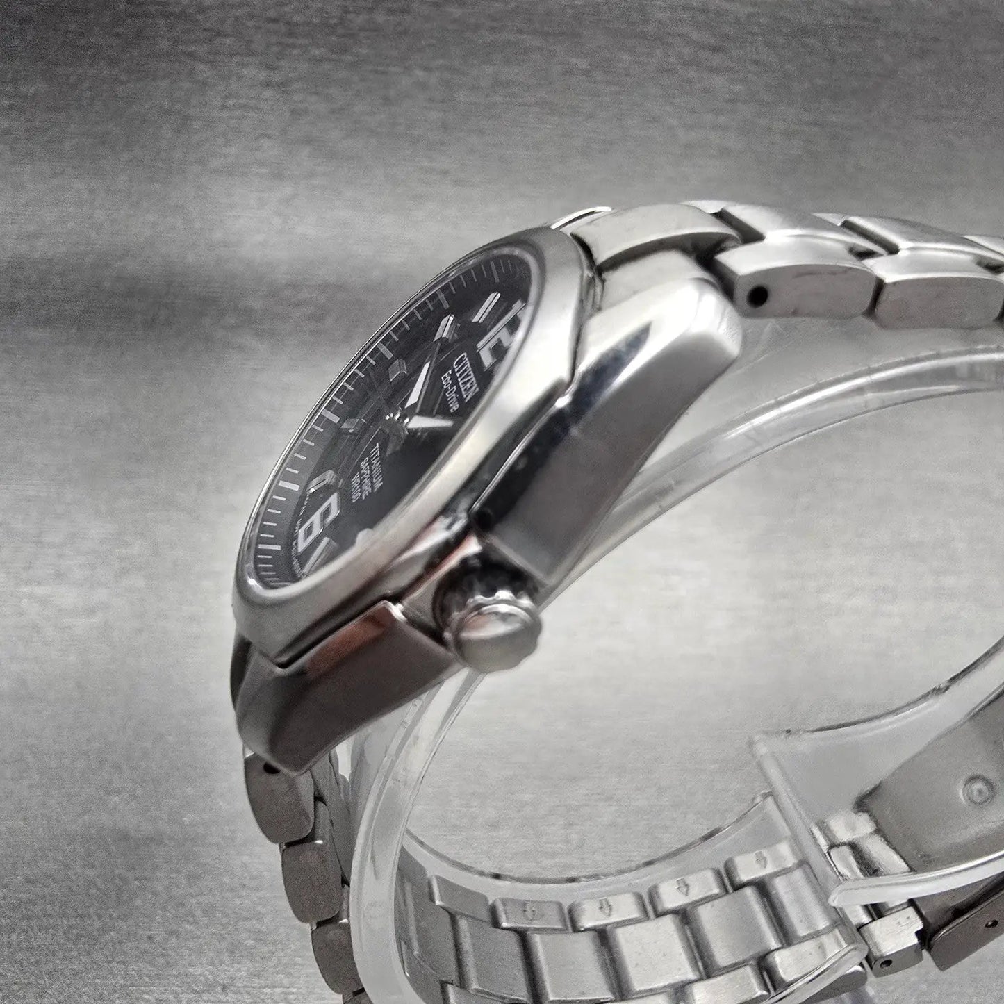 Citizen Eco-Drive Watch Women 27mm Black Dial Titanium Date E011-S068479 Works2
