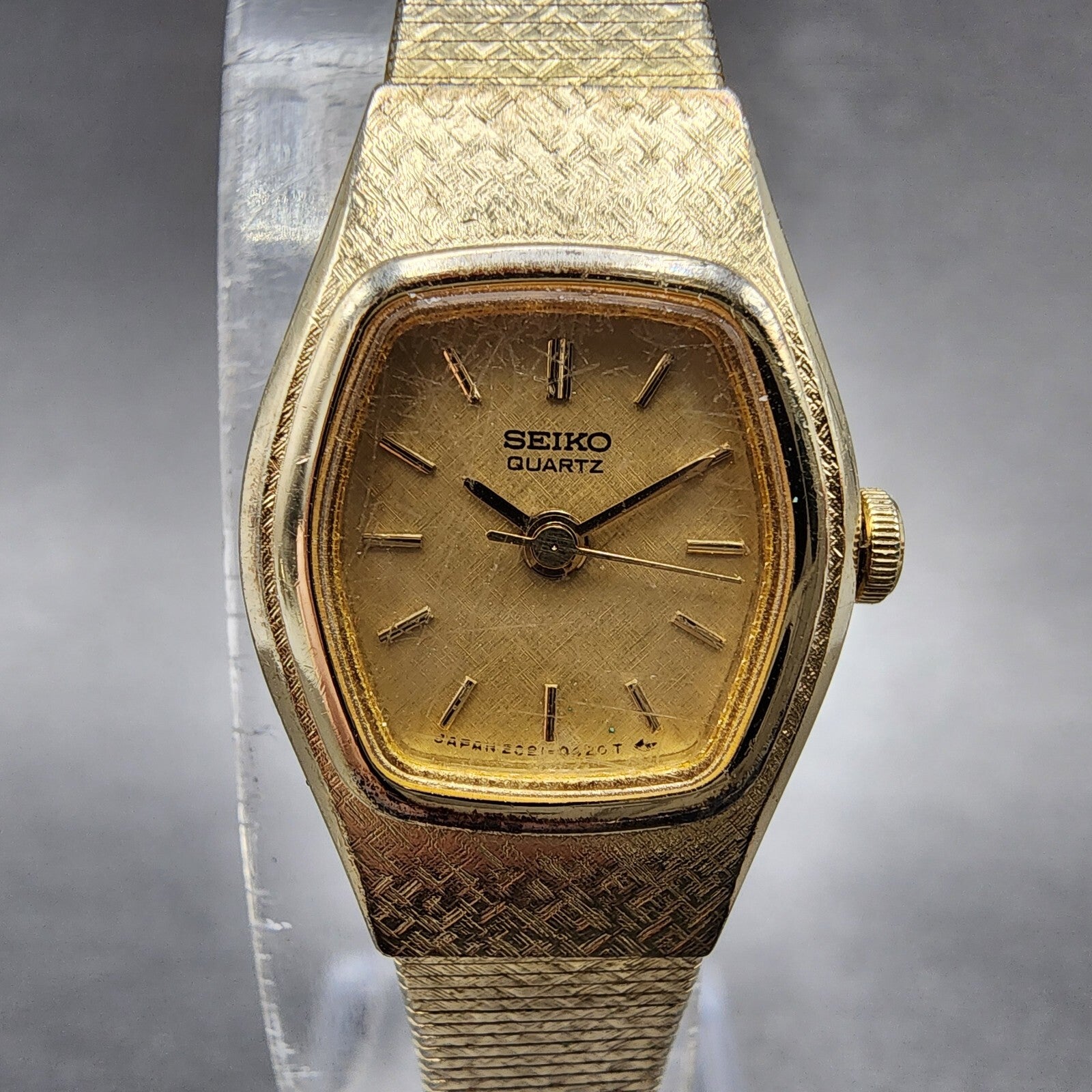 Vintage Seiko Watch Women 25mm Gold Dial Gold Tone Hexagon 2C215149 New Batt A11