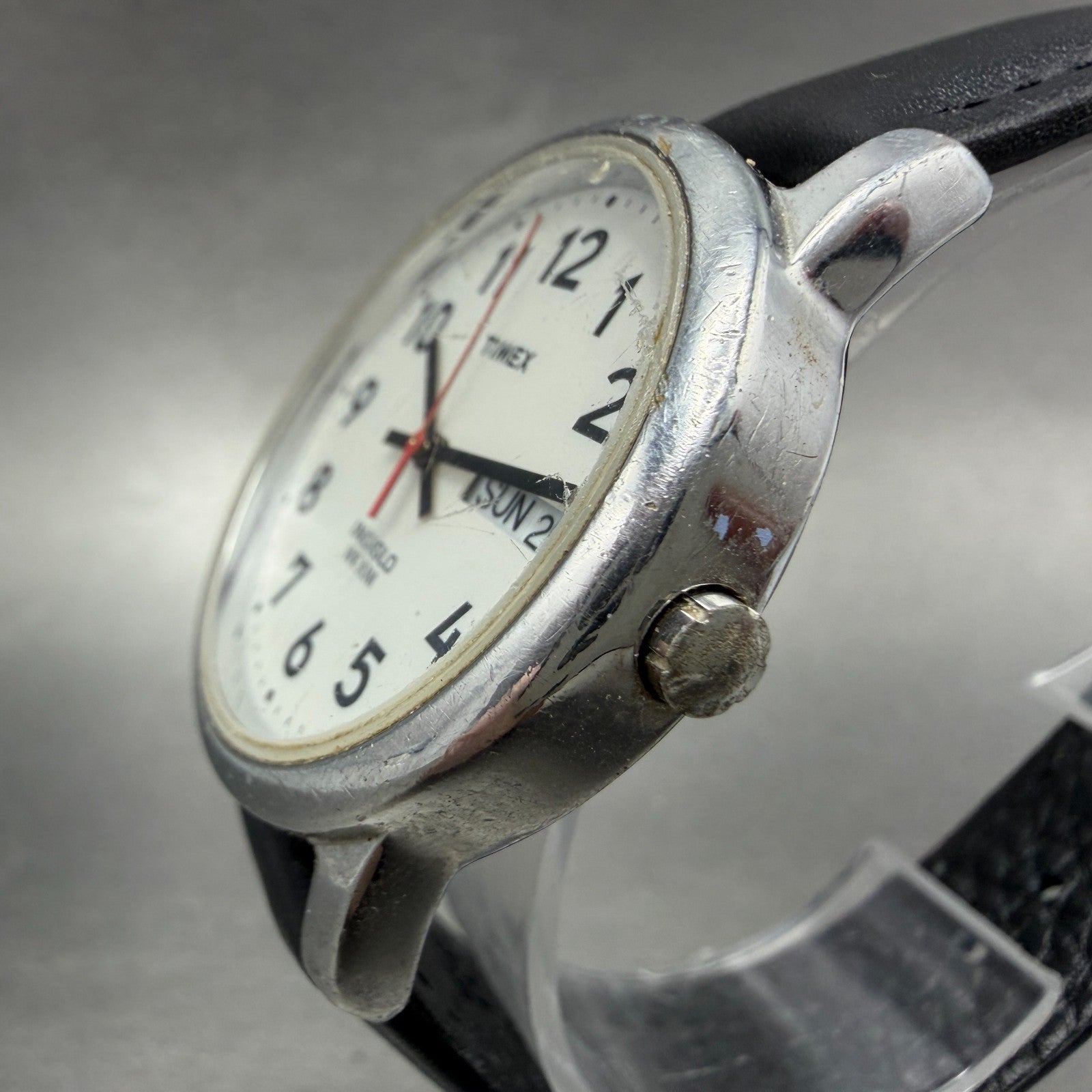 Timex Easy Reader Watch Men 35mm White Dial Silver Tone Round DaydateNew Batt BK2