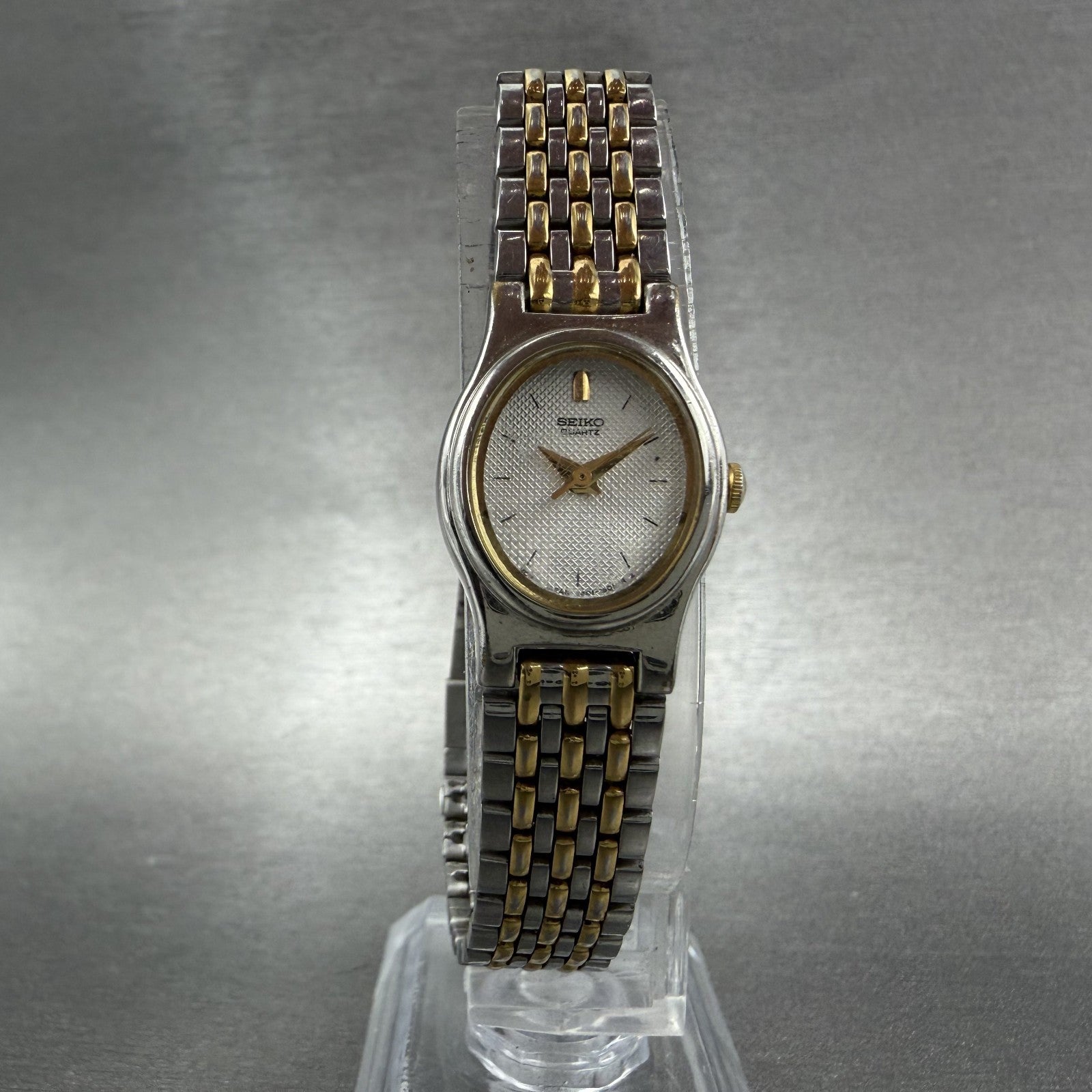 Seiko Watch Women 18mm White Dial Two Tone Oval V401-5228 New Battery Vintage AB5