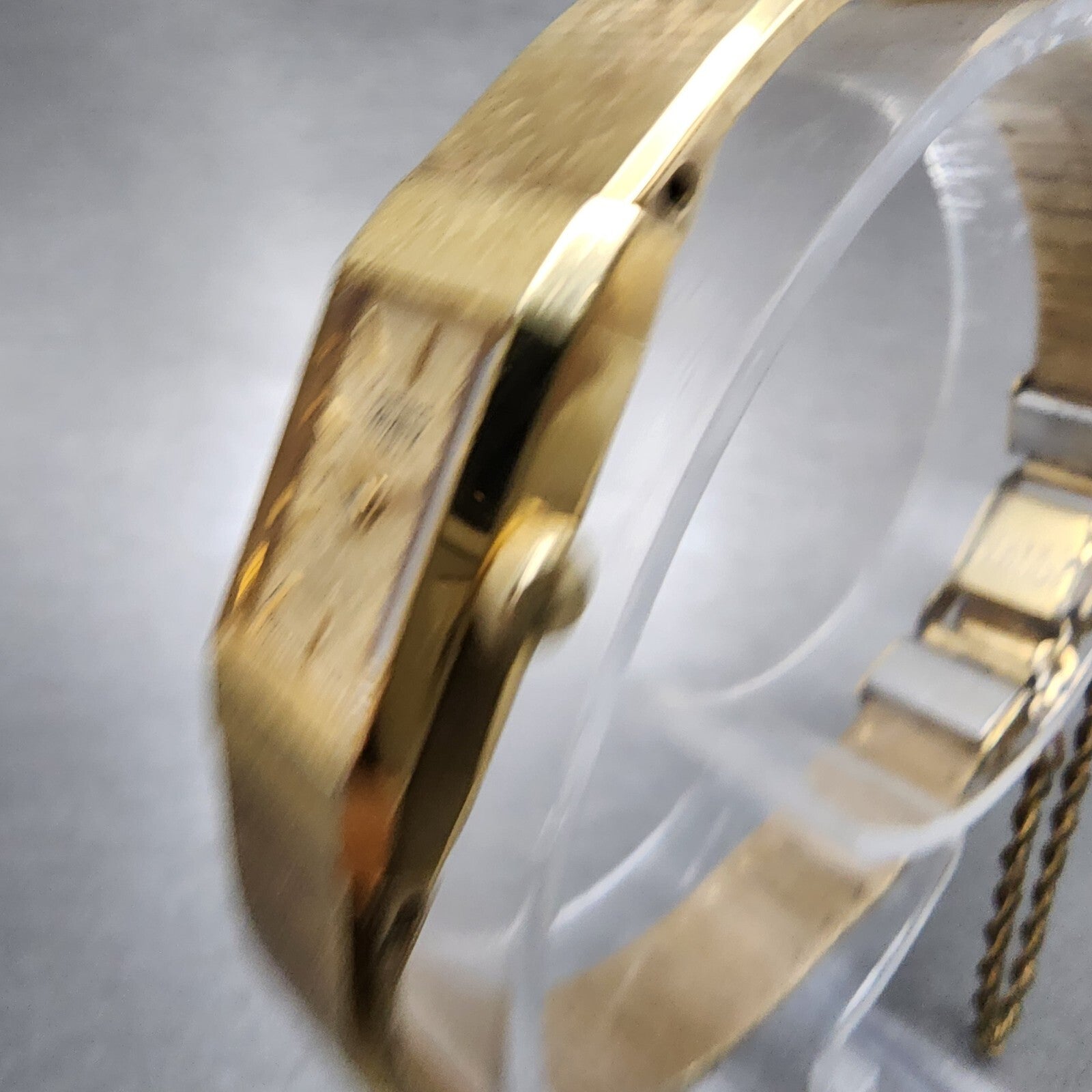 Seiko Tank Watch Women 12mm Gold Dial Gold Tone Rectangle 13205040 New Battery2