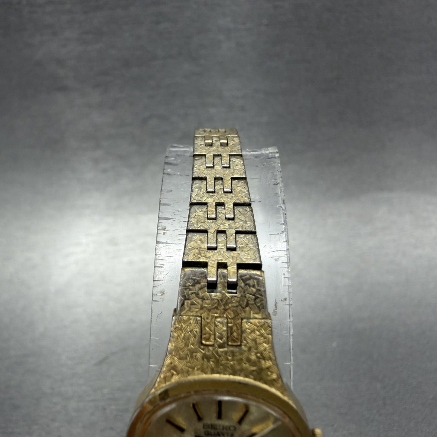 Seiko Watch Women 17mm Gold Dial Gold Tone Oval 1400-7389 New Battery Vintage AN4