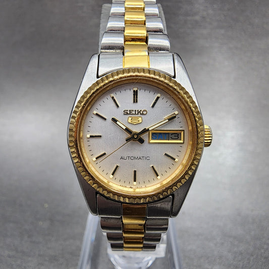 Seiko 5 Watch Women 25mm White Dial Two Tone Daydate Round 42060510 Runs0