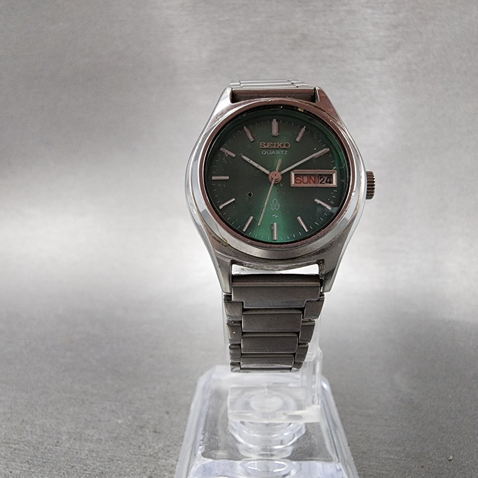 Seiko Watch Women 25mm Green Dial Silver Tone Daydate 43260070 New Battery5