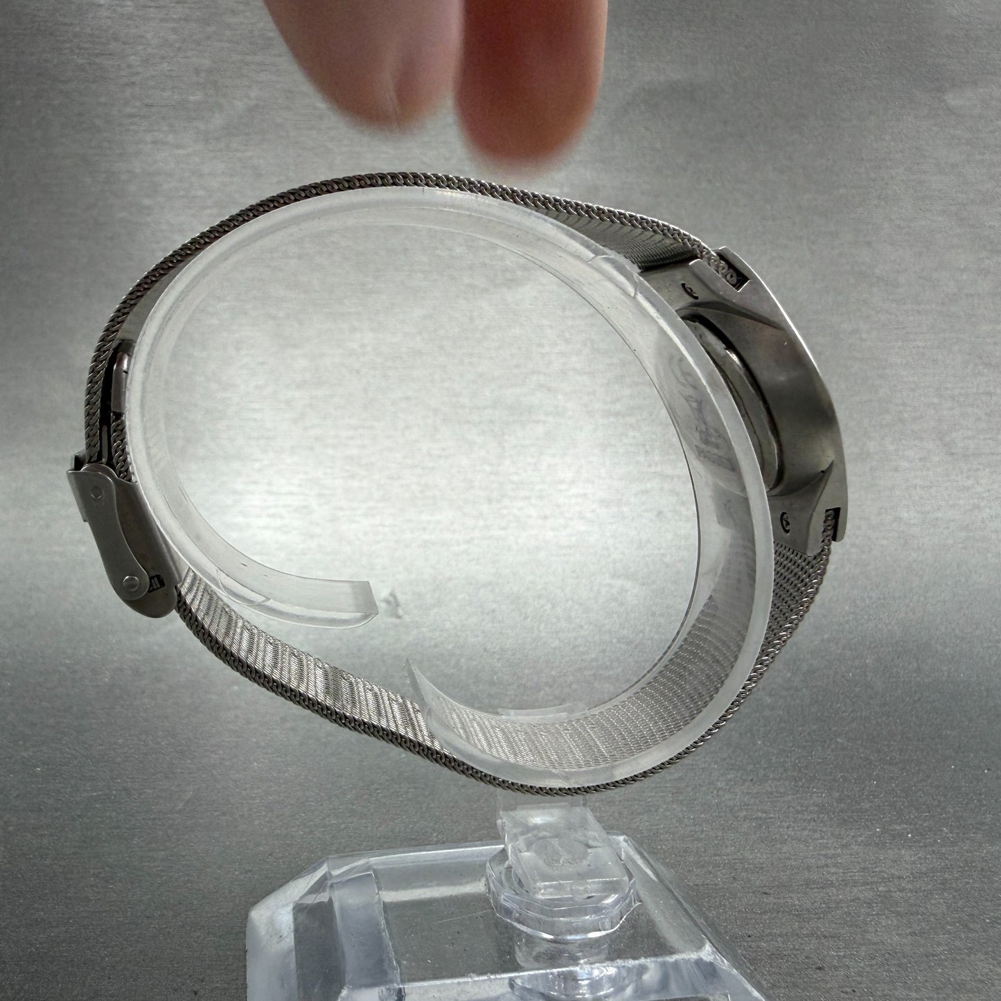 Bering Watch Women 27mm MOP Dial Silver Tone Mesh Band 11927-004 Round New batt8