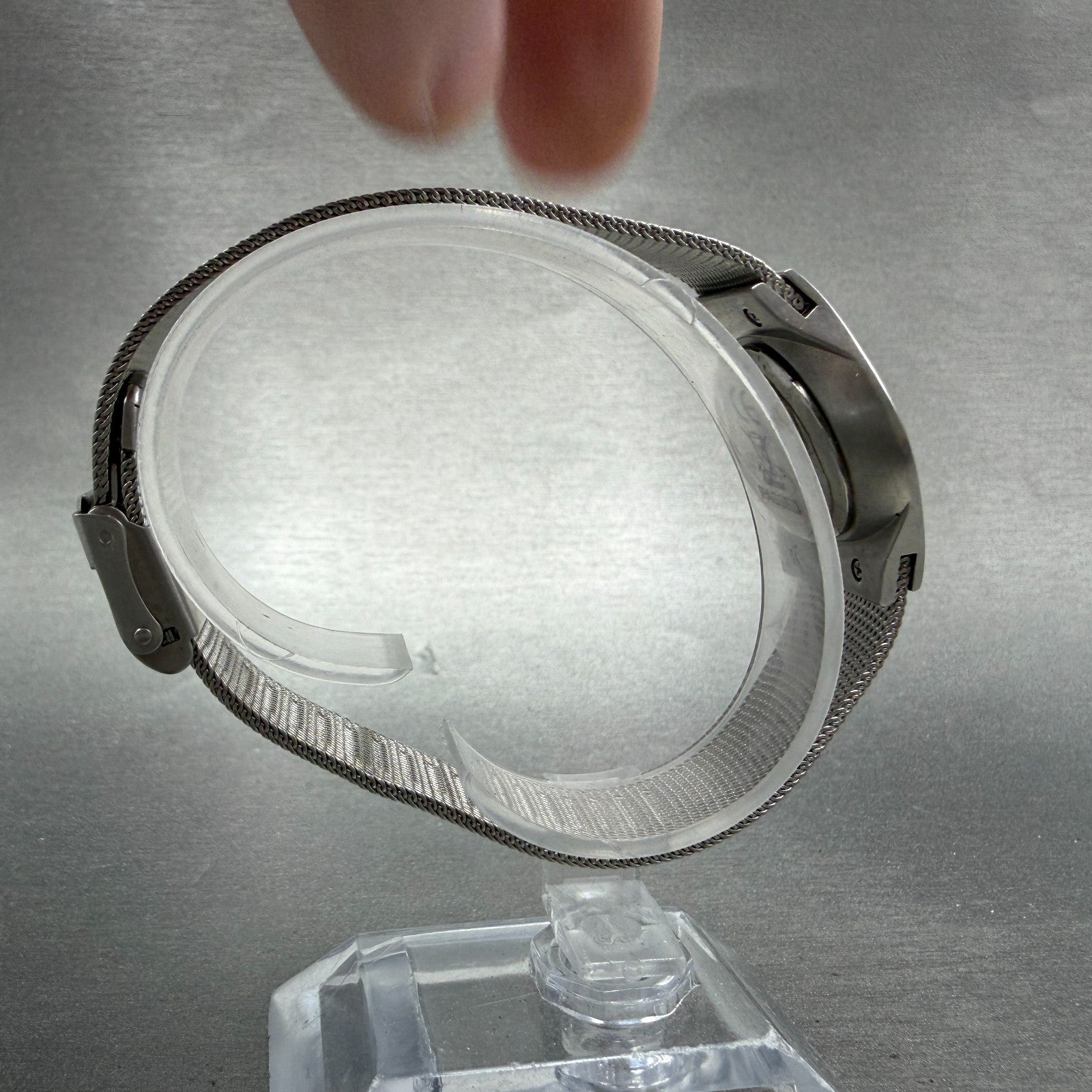 Bering Watch Women 27mm MOP Dial Silver Tone Mesh Band 11927-004 Round New batt8