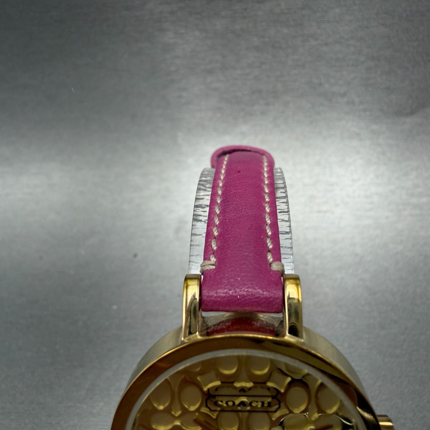 Coach Watch Women 33mm Gold Dial Gold Tone Round Pink Band New Battery3