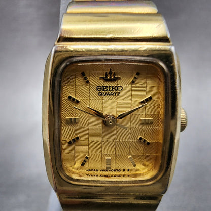 Seiko Tank Watch Women 18mm Gold Dial Gold Tone Rectangle V4015150 New Battery1