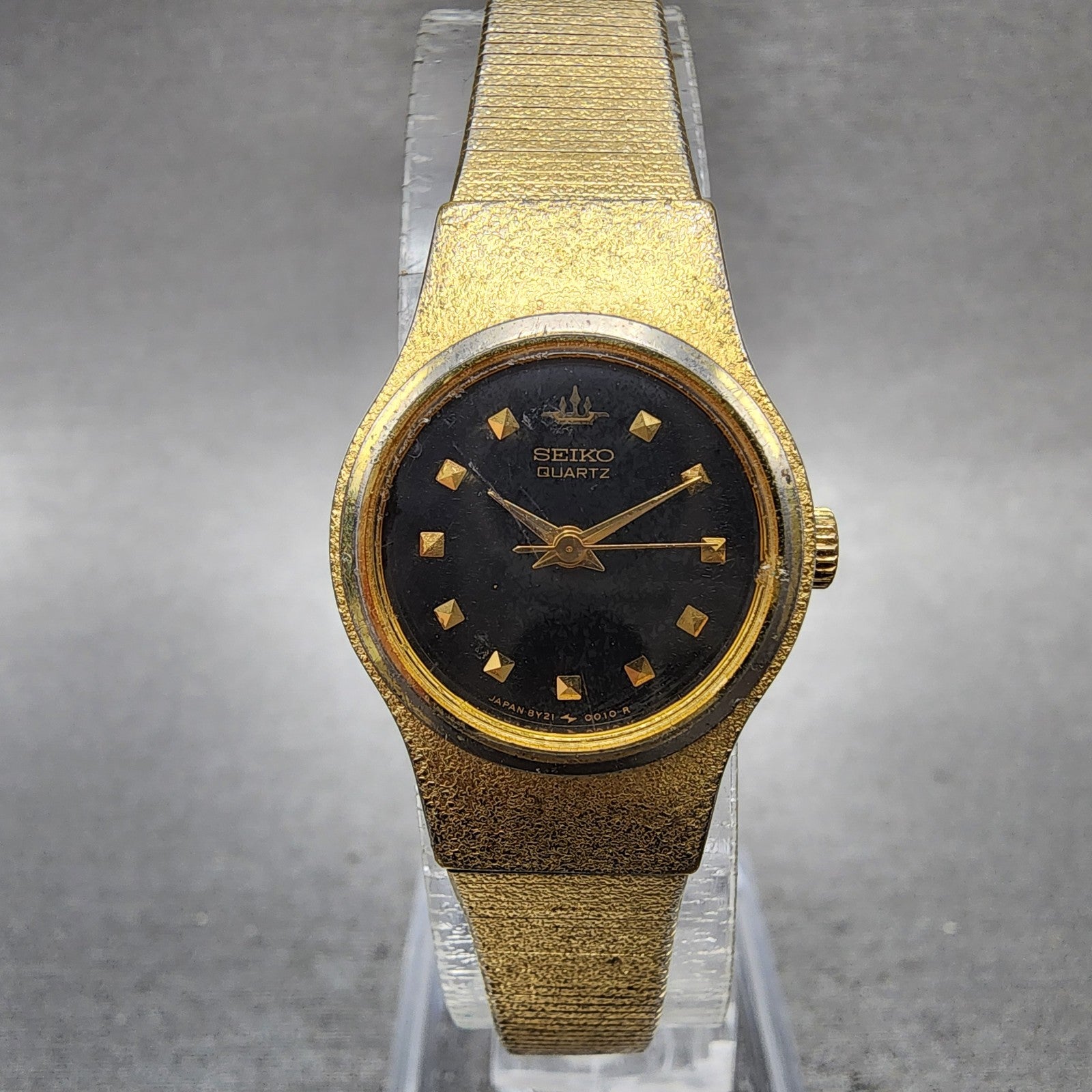Seiko Watch Women 20mm Black Dial Gold Tone Round 8Y210020 New Battery0